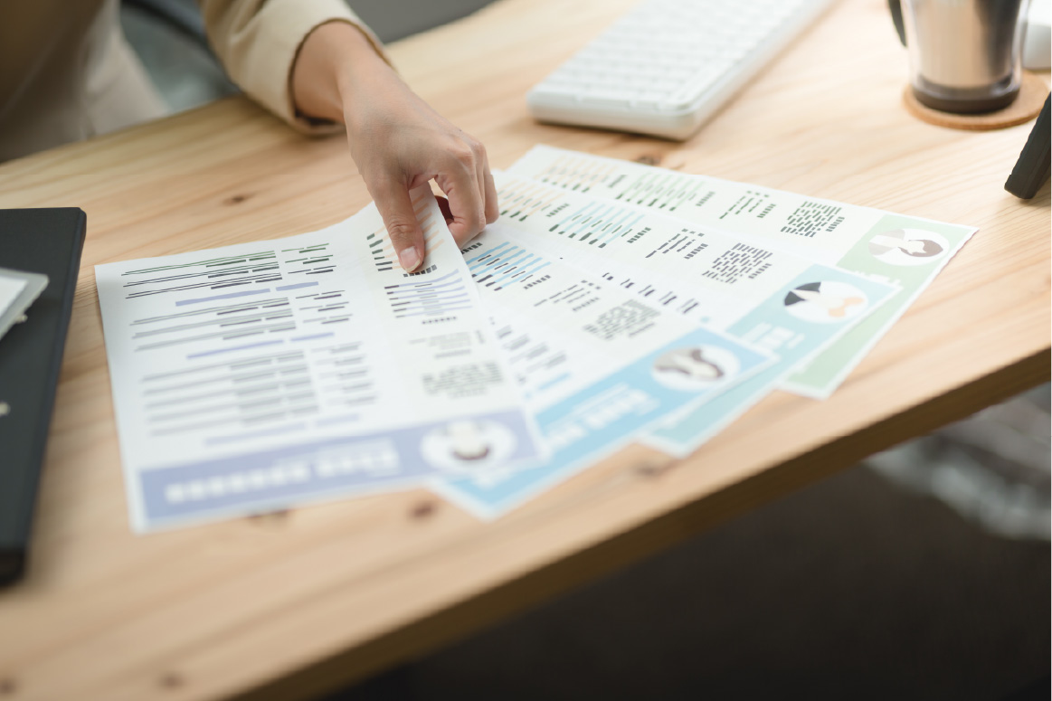 履歴書が並んでいる様子の写真