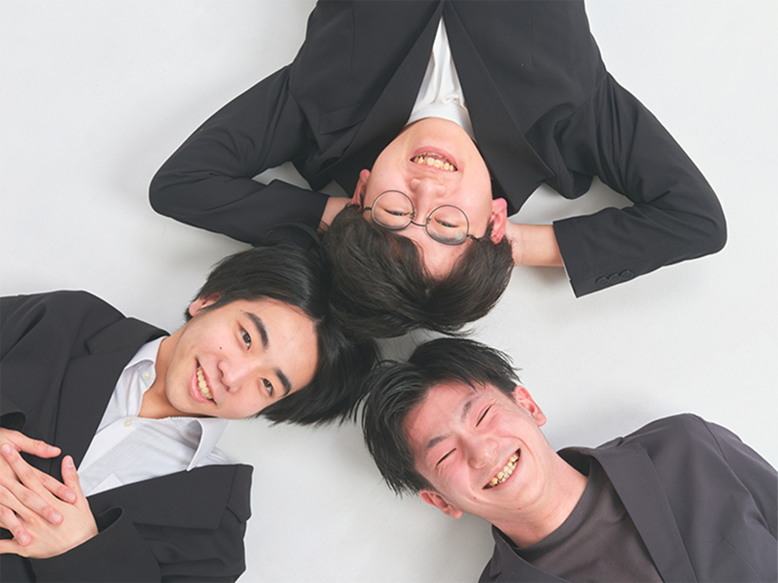 若手男性社員のフォーショット